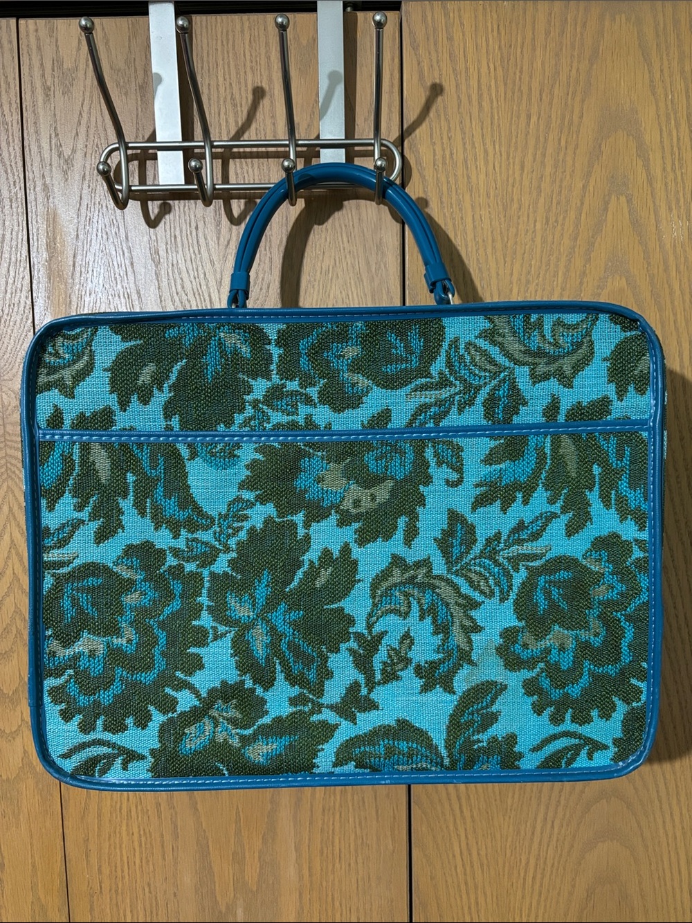Vintage 1970 Avon floral tapestry travel case